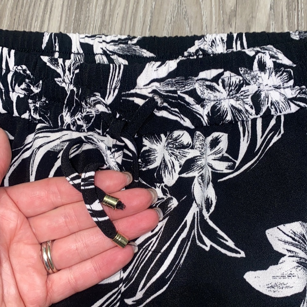 White House Black Market Floral Print Straight Leg Joggers - Picture 2 of 5